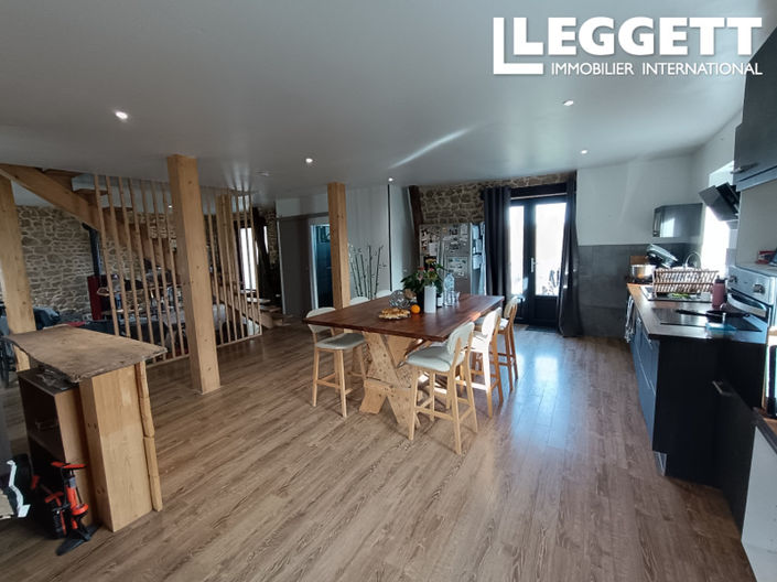 Image No.8-3 Bed House for sale