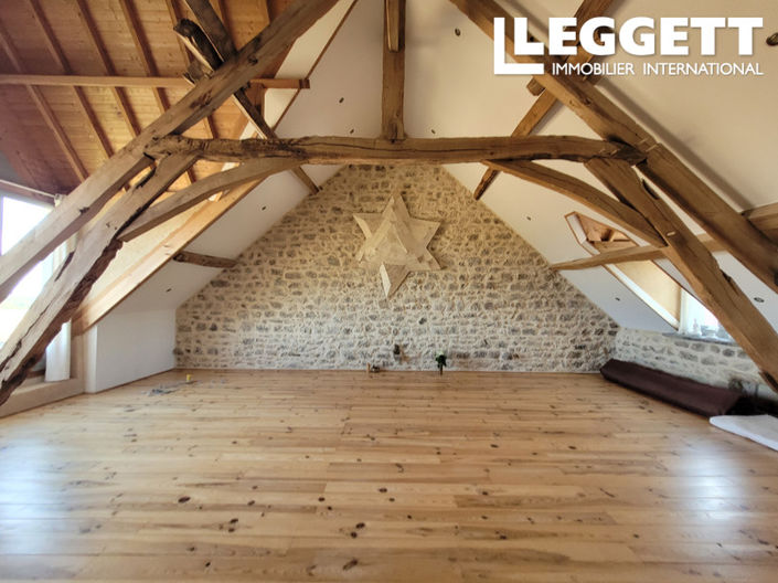 Image No.6-6 Bed House for sale