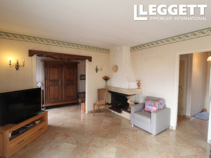 Image No.2-4 Bed House for sale