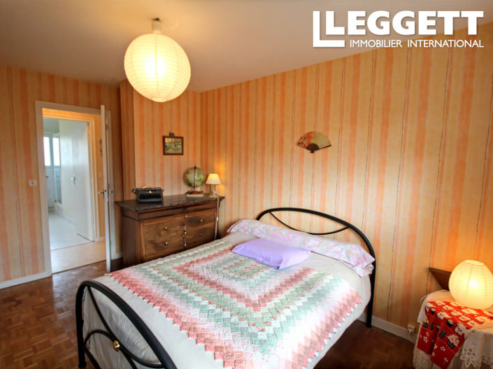 Image No.8-4 Bed House for sale