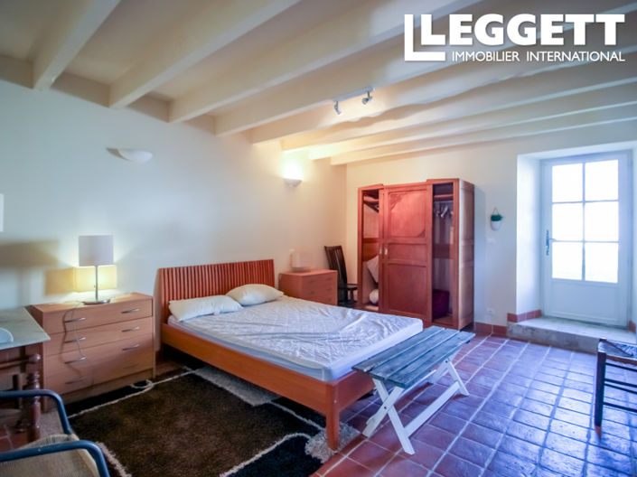 Image No.6-4 Bed House for sale