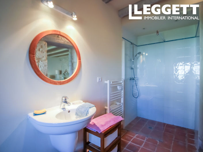 Image No.8-4 Bed House for sale