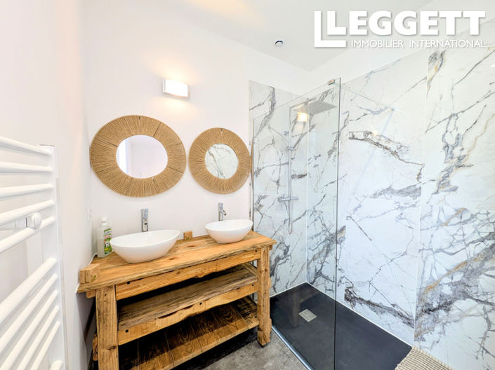 Image No.6-4 Bed House for sale