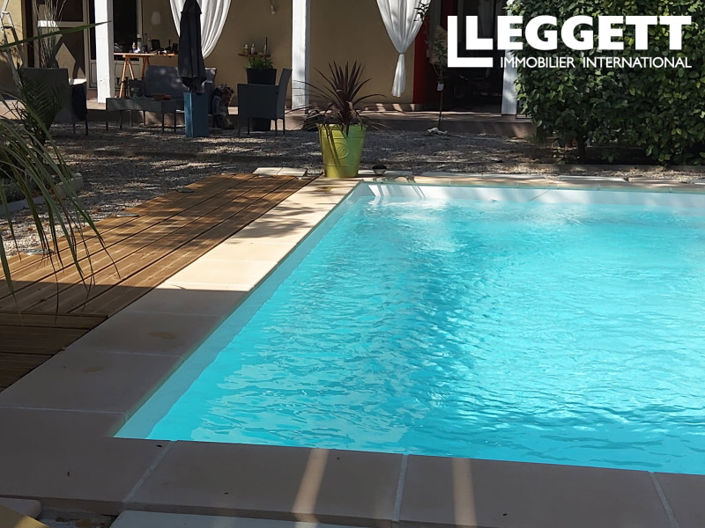 Image No.1-6 Bed House for sale