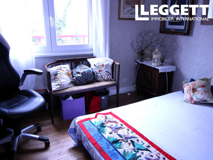 Image No.10-2 Bed House for sale