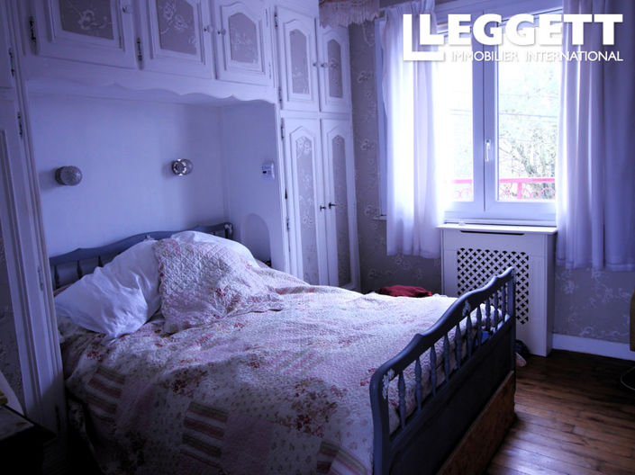 Image No.9-2 Bed House for sale