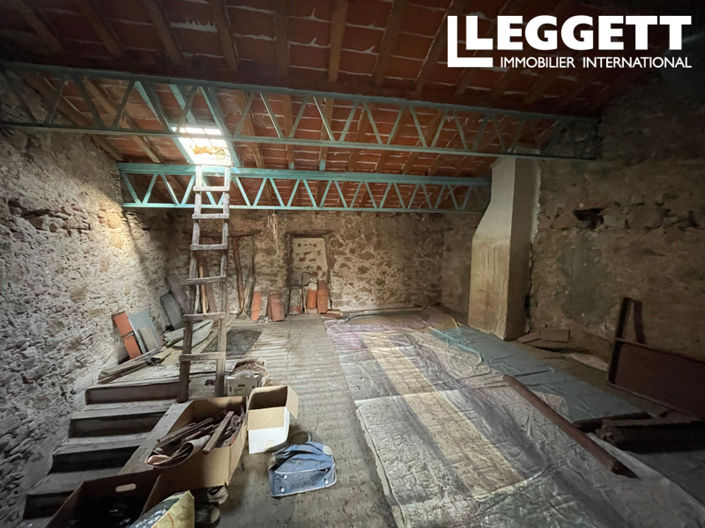 Image No.8-6 Bed House for sale