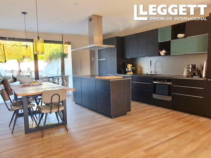 Image No.4-7 Bed House for sale