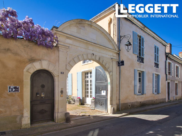 Image No.8-8 Bed House for sale