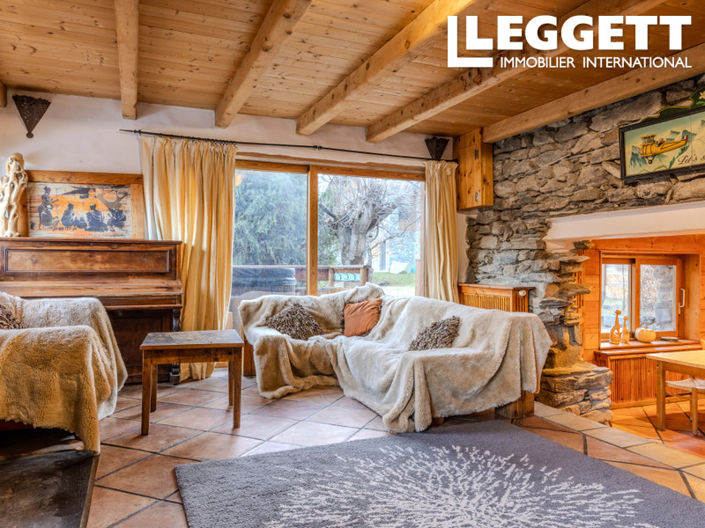 Image No.2-6 Bed House for sale