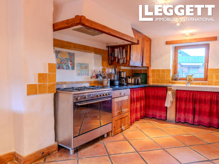 Image No.3-6 Bed House for sale