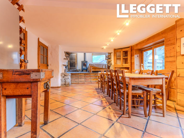 Image No.4-6 Bed House for sale