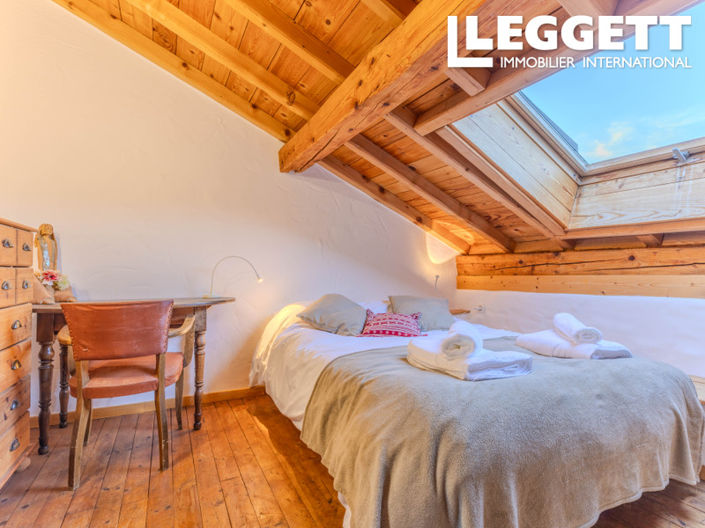 Image No.7-6 Bed House for sale