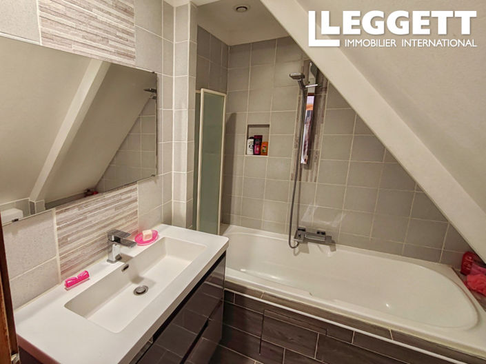 Image No.6-4 Bed House for sale