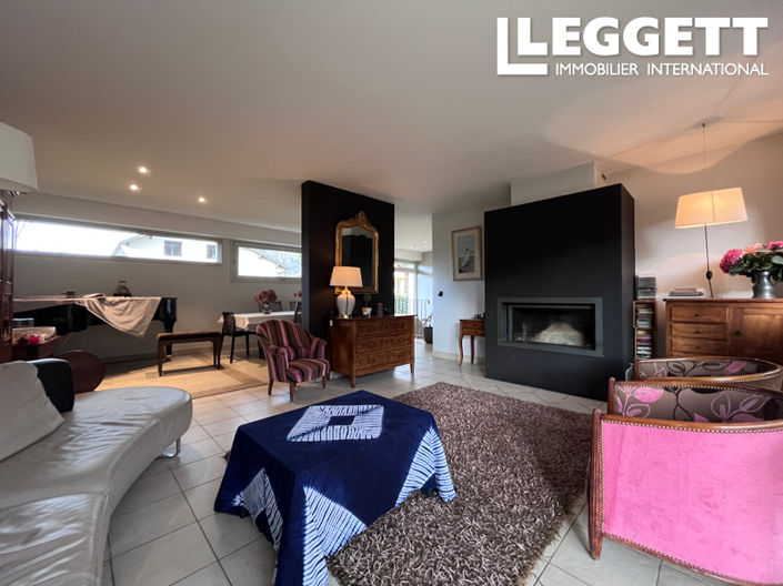 Image No.3-6 Bed House for sale