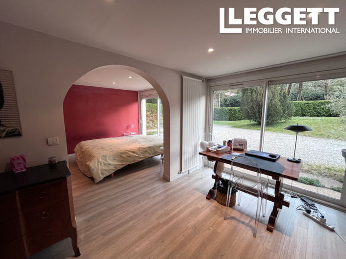 Image No.5-6 Bed House for sale