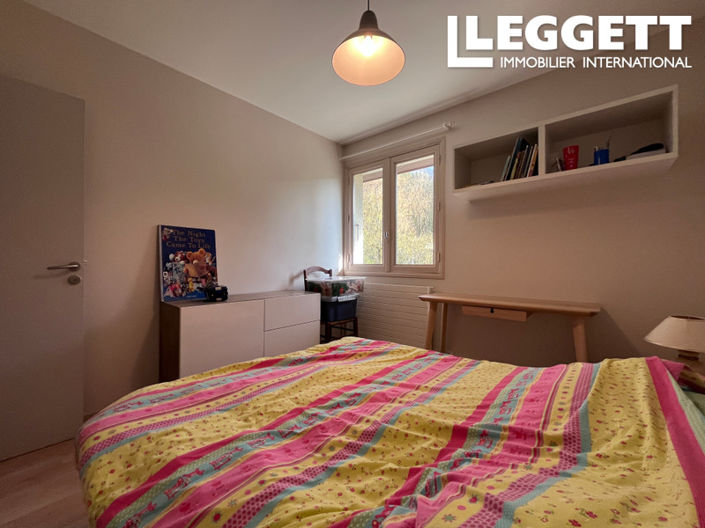 Image No.7-6 Bed House for sale