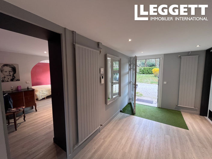 Image No.9-6 Bed House for sale