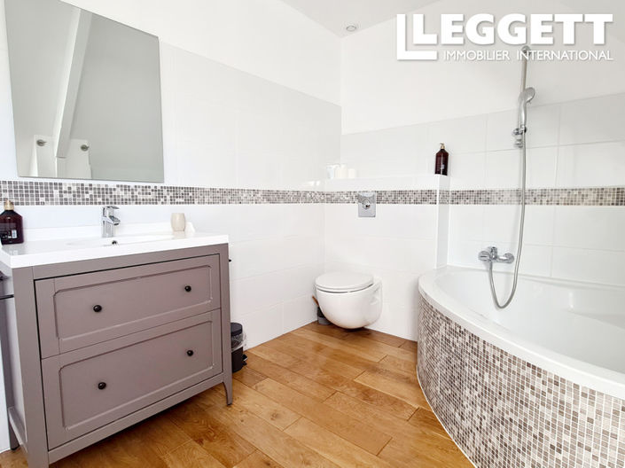 Image No.5-11 Bed Commercial for sale