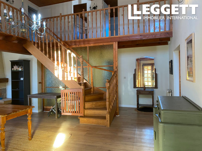 Image No.6-5 Bed House for sale