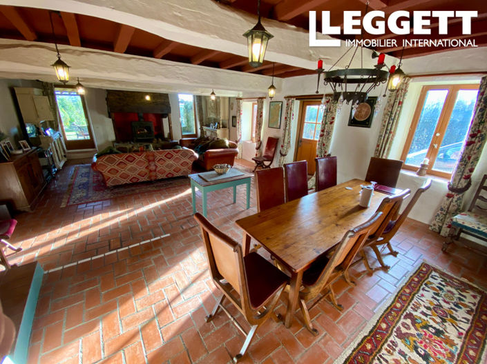 Image No.8-7 Bed House for sale