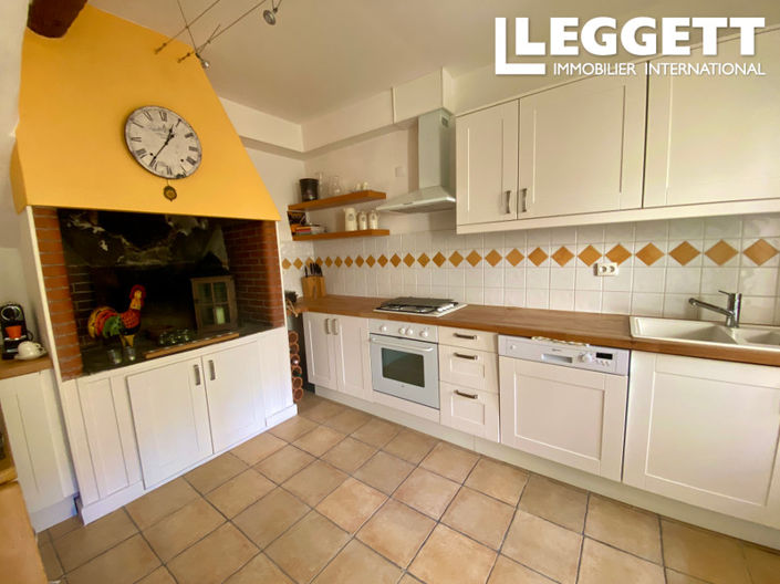 Image No.2-4 Bed House for sale