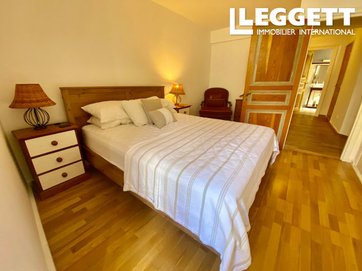 Image No.6-4 Bed House for sale