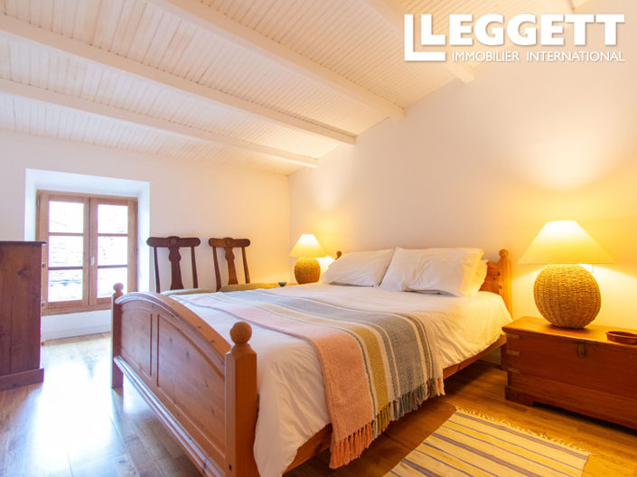Image No.9-4 Bed House for sale