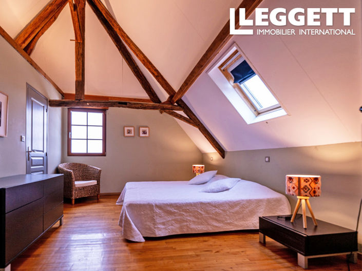 Image No.8-11 Bed House for sale