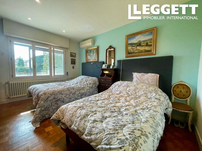 Image No.6-3 Bed House for sale