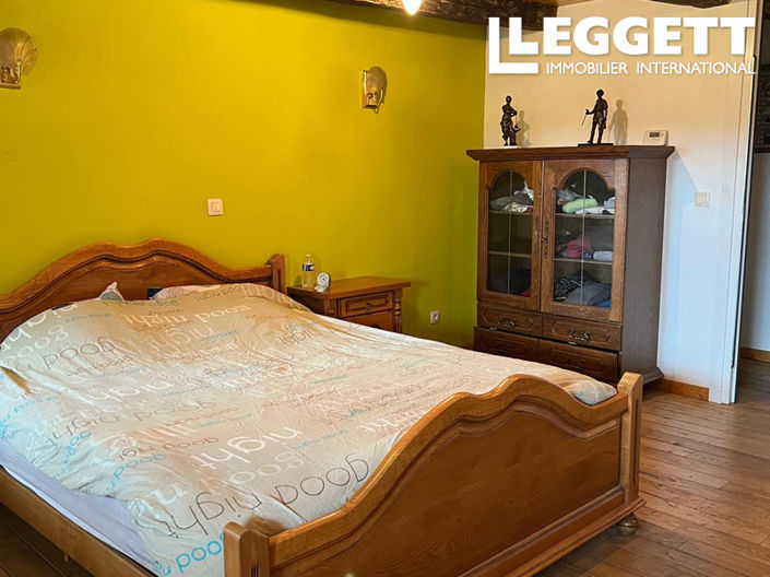 Image No.6-6 Bed House for sale