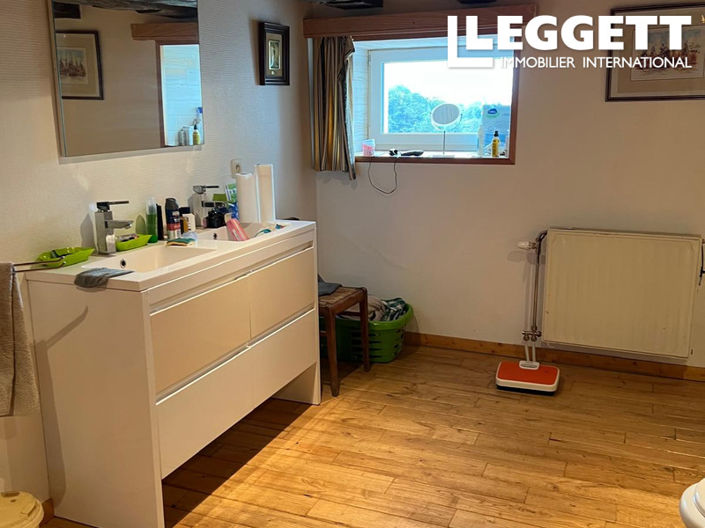 Image No.9-6 Bed House for sale