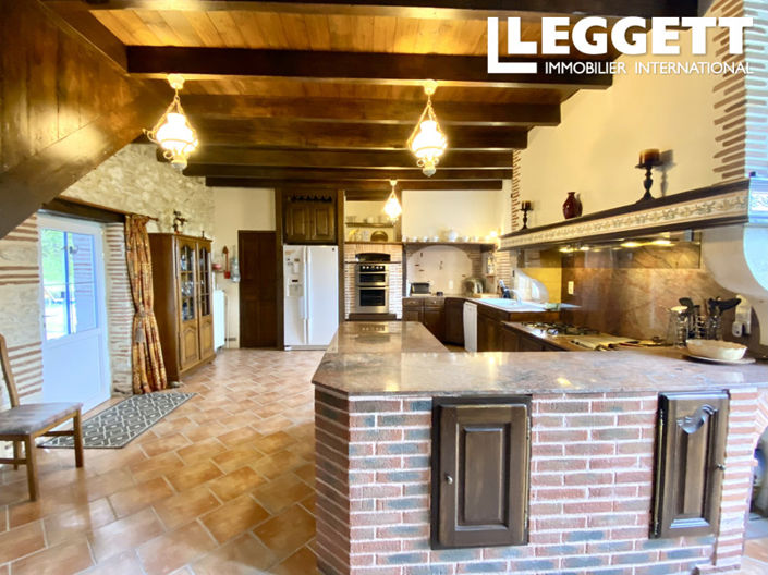 Image No.8-4 Bed House for sale