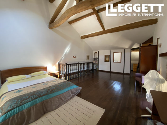 Image No.9-4 Bed House for sale