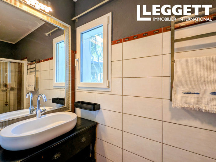 Image No.6-4 Bed House for sale