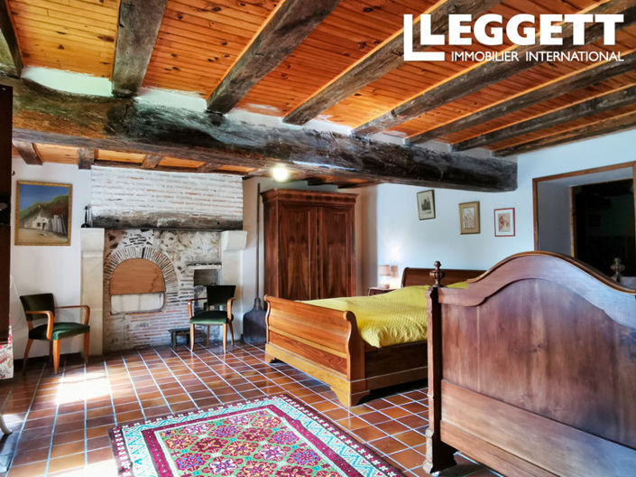 Image No.5-2 Bed House for sale