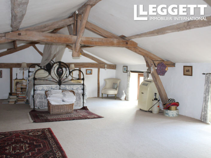 Image No.6-4 Bed House for sale