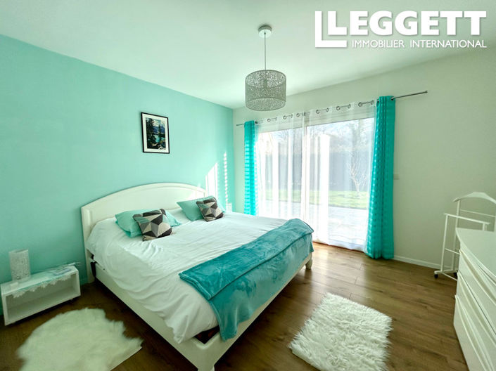 Image No.7-3 Bed House for sale