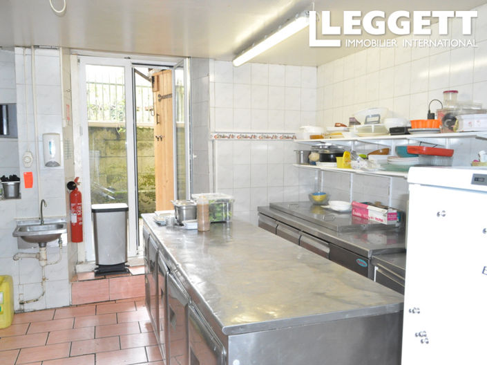 Image No.7-9 Bed Commercial for sale