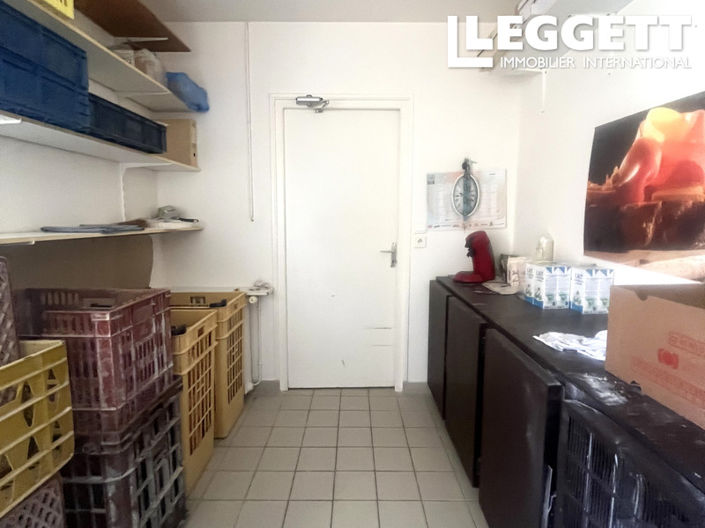 Image No.4-Commercial de 3 chambres à vendre à Charente