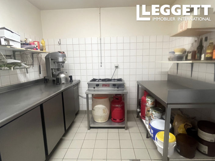 Image No.5-Commercial de 3 chambres à vendre à Charente