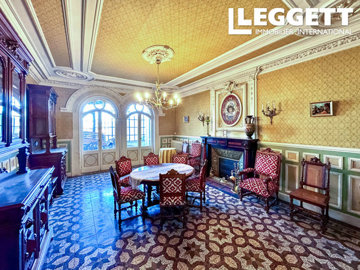 8 Bed House for sale