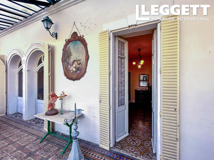 Image No.3-8 Bed House for sale