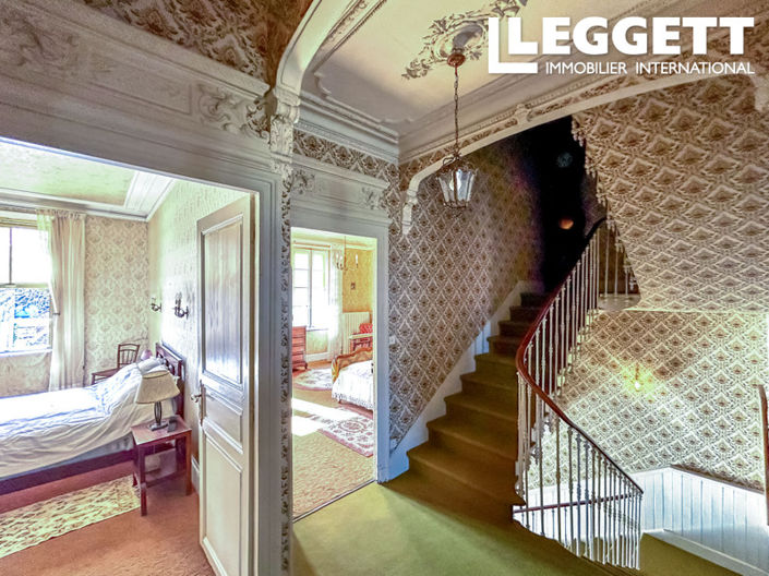 Image No.5-8 Bed House for sale