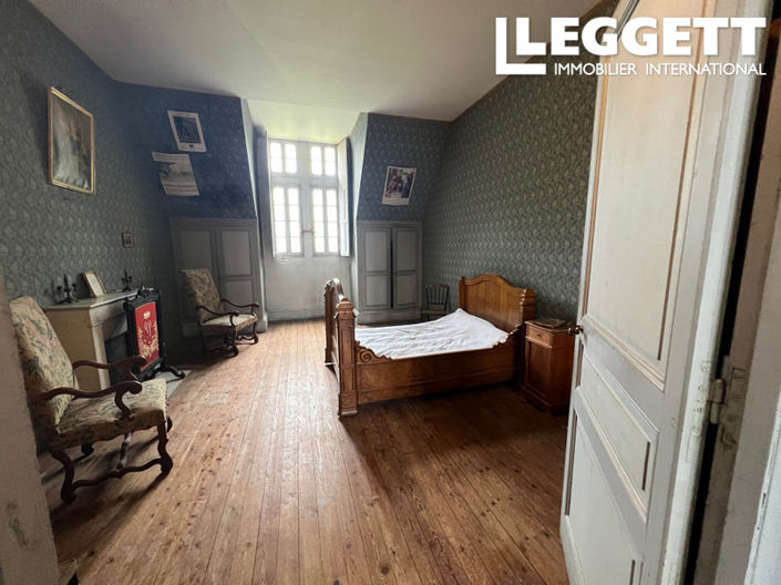 Image No.4-10 Bed Chateaux for sale