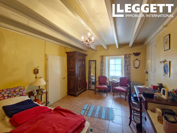 Image No.7-6 Bed House for sale