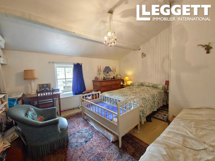 Image No.8-6 Bed House for sale