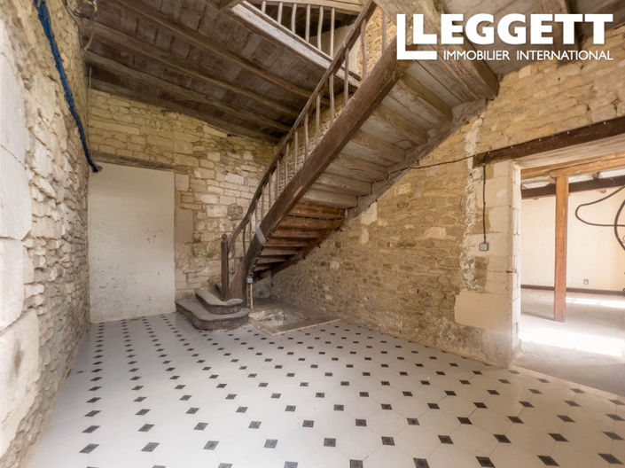 Image No.6-6 Bed Chateaux for sale