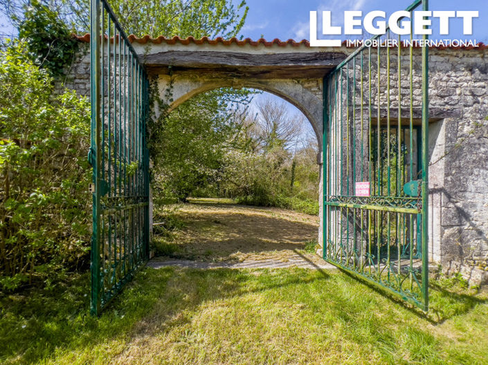 Image No.9-6 Bed Chateaux for sale