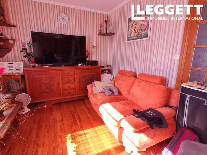 Image No.6-3 Bed House for sale